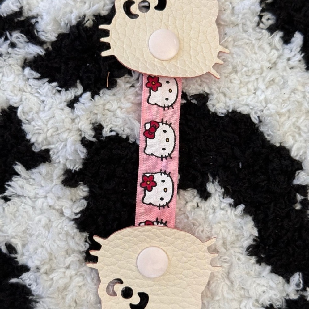 Cute Hello Kitty wire holder